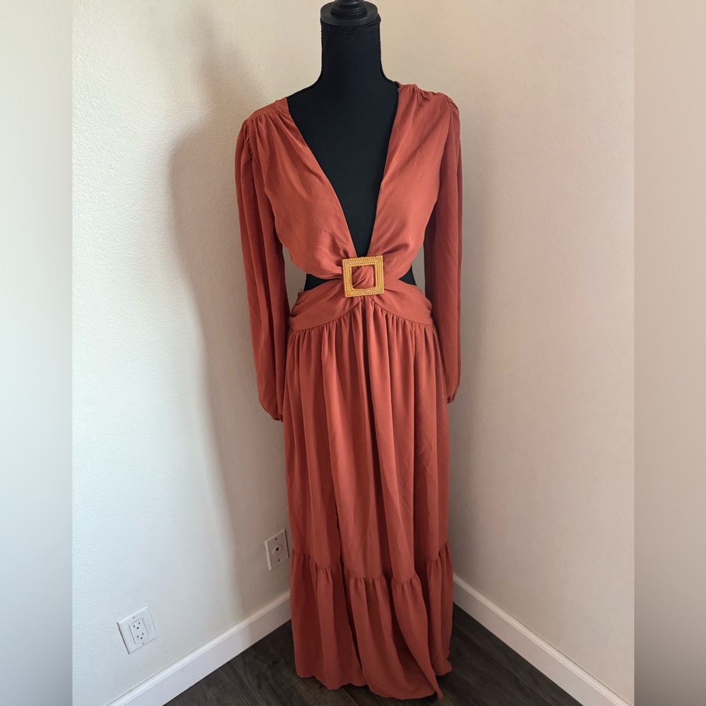 Chic Long Sleeve Maxi Dress with Belted Accent